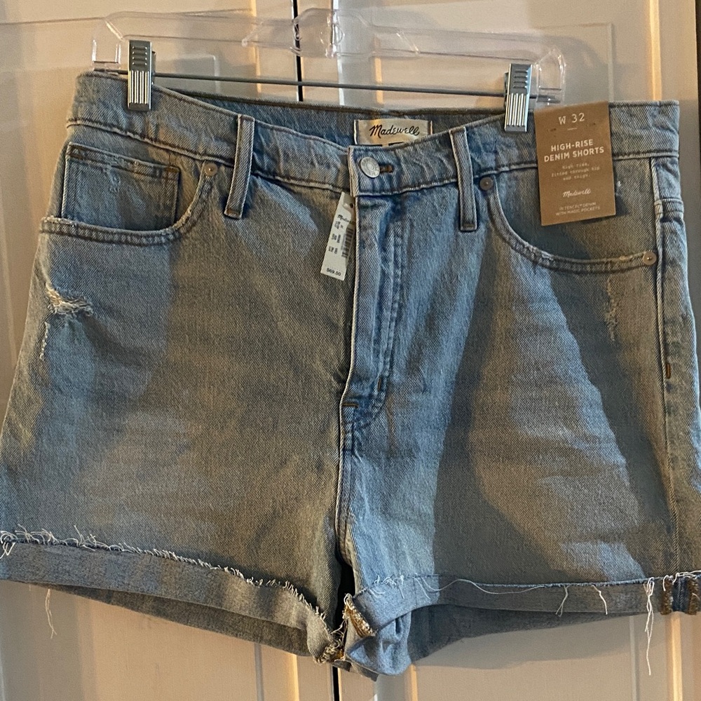 NWT Women’s Madewell Light Blue Distressed Denim Shorts